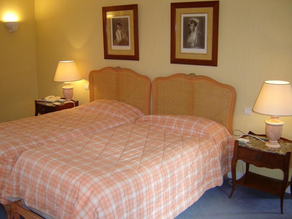 Auberge Des Templiers Boismorand Zimmer foto